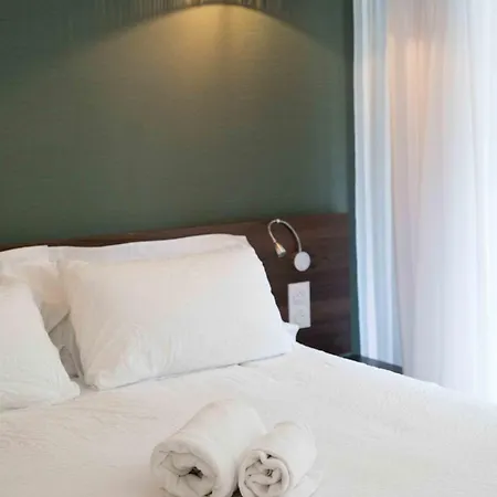 Отель Logis Lacotel 3*