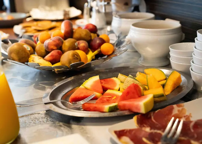 Logis Lacotel Hotel 3*