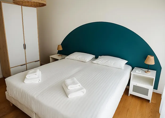 Hotel Logis Lacotel 3*