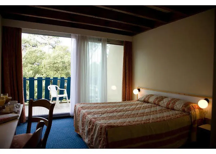Logis Lacotel Hotel 3*
