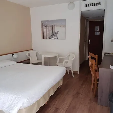 Logis Lacotel