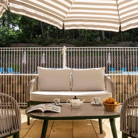 Logis Lacotel Hotel