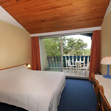 Hotel Logis Lacotel 3*