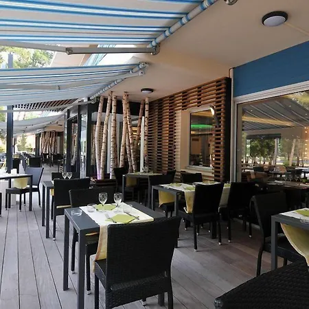 Logis Lacotel 3*