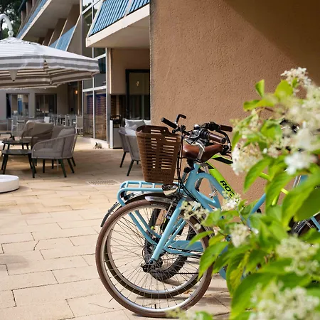 Logis Lacotel ホテル