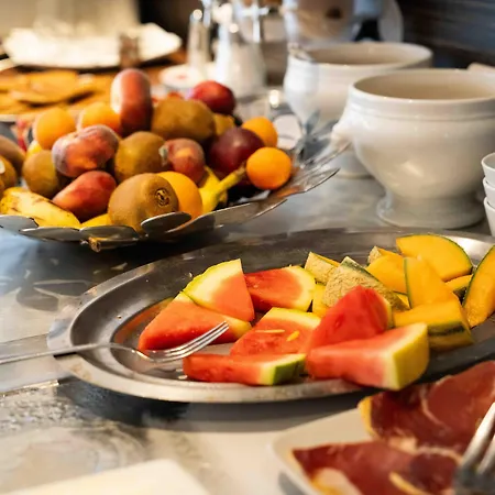 Logis Lacotel Ξενοδοχείο 3*