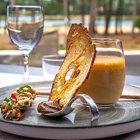 Hotel Logis Lacotel