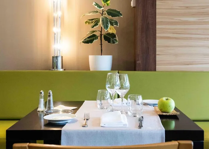 Hotel Logis Lacotel 3*