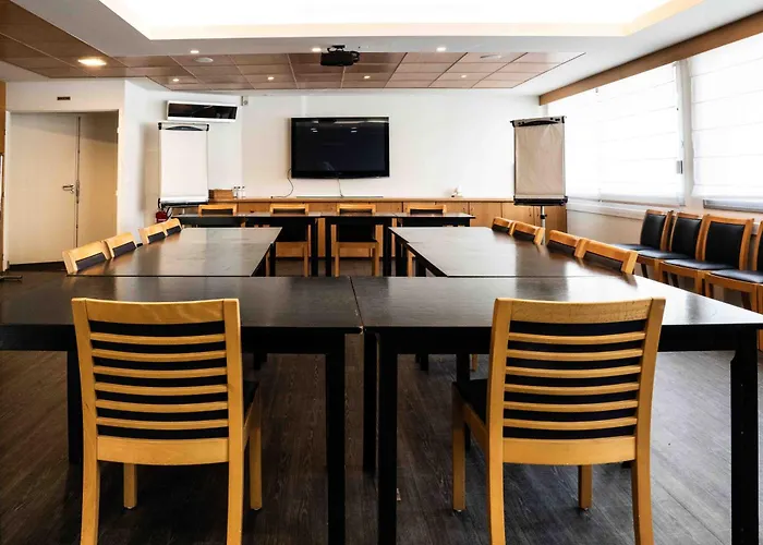 Logis Lacotel ホテル