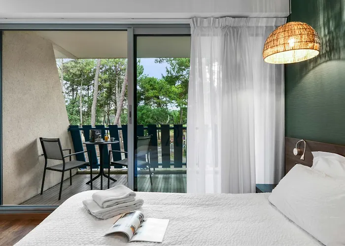 Hotel Logis Lacotel 3*