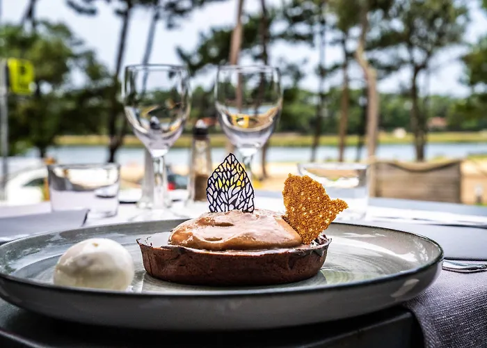 Logis Lacotel ホテル 3*