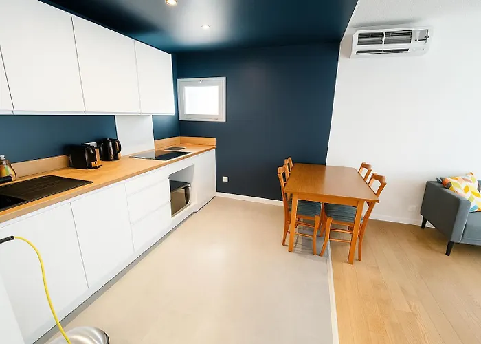 Logis Lacotel ホテル