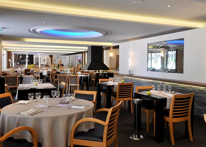 Hotel Logis Lacotel 3*